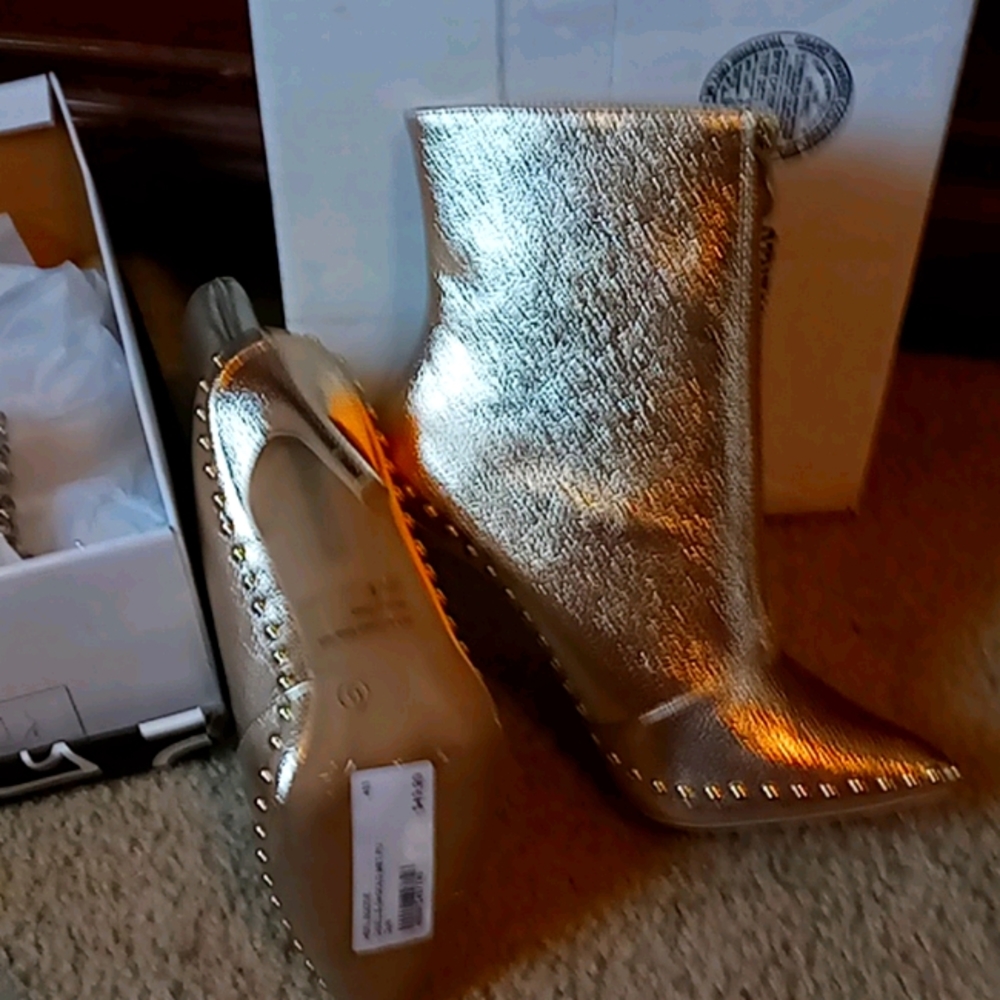 Ankle cut boot